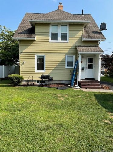 78 Manhattan Ave, Bridgeport, CT 06606-4672