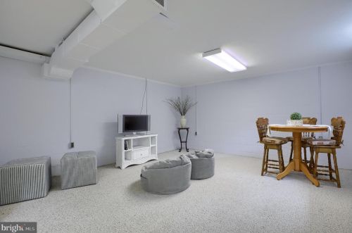 2515 Chestnut Ridge Dr, Lancaster PA  17601-1936 exterior