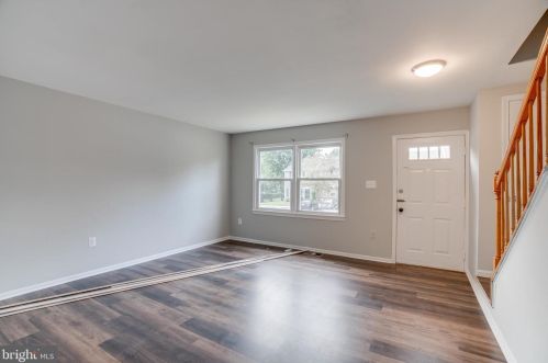 4635 Charlton Ct, Woodbridge VA  22193-3027 exterior