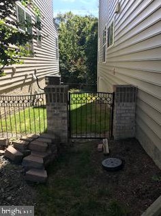 3549 Eagle Ridge Dr, Woodbridge VA  22191-5073 exterior