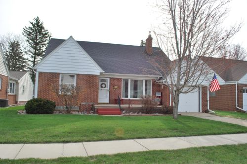 521 Hampton St, Fairmont MN  56031-3835 exterior