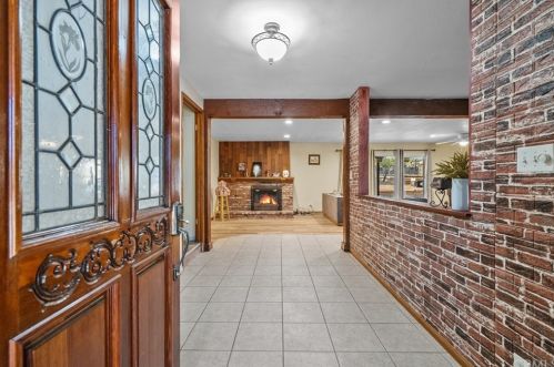 9127 Hierba Rd, Santa Clarita, CA 91390-4561