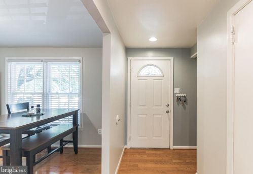 1914 Pohick Creek Ct, Woodbridge VA  22192-2454 exterior