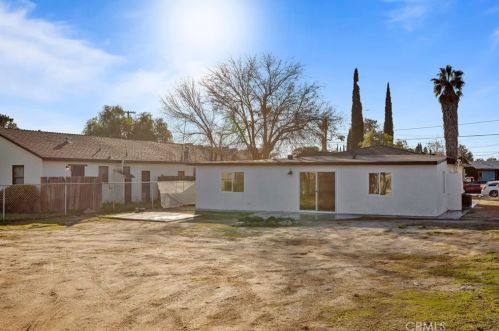 734 Massachusetts Ave, Beaumont CA  92223-2535 exterior