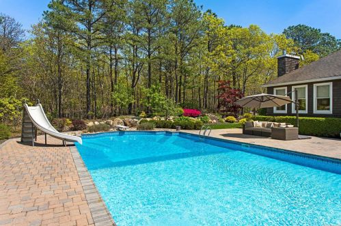 128 Malloy Dr, East Quogue, NY 11942-3836