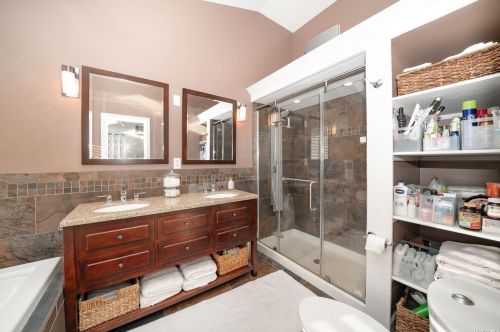 168 Connetquot Rd, Oakdale NY  11769-2118 exterior