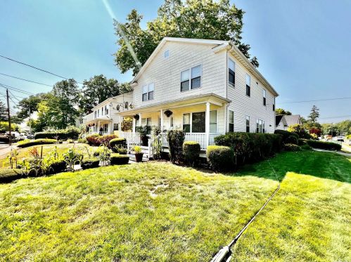 455 Newton St, Westbury, NY 11590-3240
