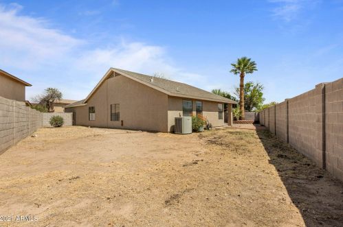 18801 8th Pl, Phoenix AZ 85042-4304 exterior