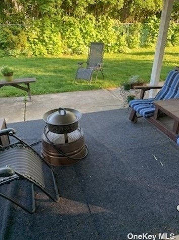 1233 5th St, Babylon NY  11704-4535 exterior