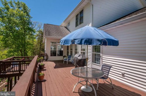 160 Manor Dr, Edinburg VA  22824-3579 exterior