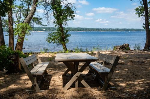 345 Grove Rd, Hudson, WI 54016-8016
