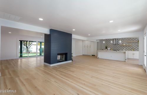 8112 10 Pl, Phoenix AZ 85014-1253 exterior