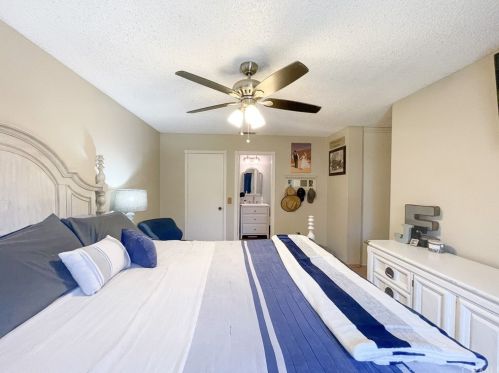 242 White Oak Rd, Lake Elsinore CA  92530-5181 exterior