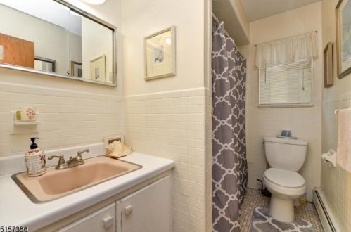 244 Conklintown Rd, Skyline Lakes NJ  07456-2419 exterior