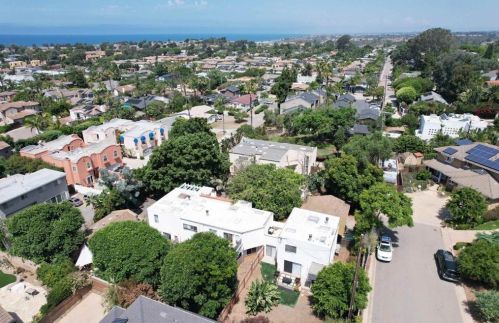 273 Hillcrest Dr, Encinitas CA 92024-1562 exterior