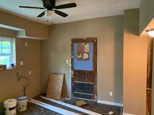 4556 Hamilton Ave, Cincinnati OH  45223-1777 exterior