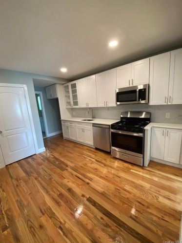 2254 Chatterton Ave, Bronx NY  10472-6105 exterior