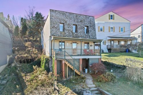 70 Holt St, Pittsburgh, PA 15203-2457