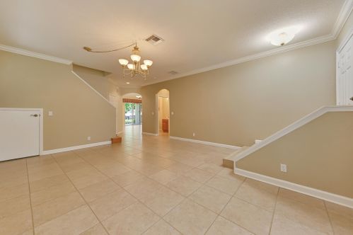 8213 Calterra Dr, West Palm Beach, FL 33418-8184
