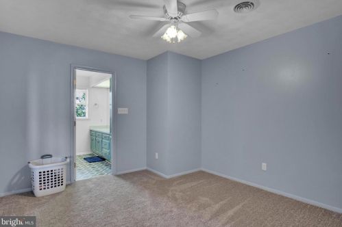 11 Thrush Dr, Carlisle PA  17015-7653 exterior