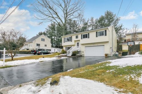 28 Tuxedo Ave, Huntington, CT 06484-5605