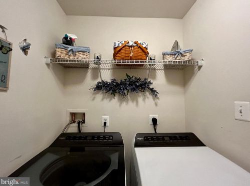 148 Killian Ln, Charles Town WV  25414-4939 exterior