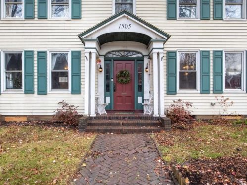 1505 3rd Ave, New Brighton, PA 15066-2203