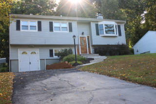 20 Hemlock Dr, Wantage NJ  07461-4418 exterior