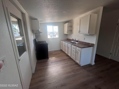5218 Hampton Roads Dr, Tucson, AZ 85706-2550