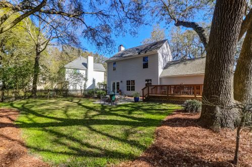 1291 Center Lake Dr, Mount Pleasant SC  29464-7419 exterior