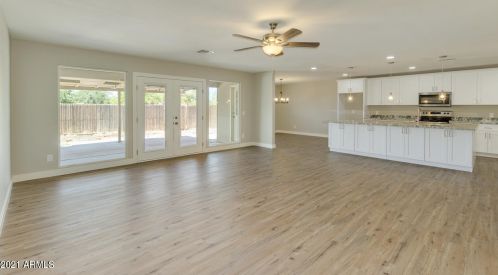 2906 Nebraska St, Chandler, AZ 85225-7182