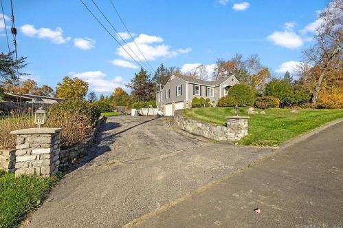 4 Pleasant Rise Cir, Brookfield Center CT  06804-2109 exterior