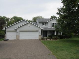 8082 Greenbriar Ln, Saint Paul, MN 55125-8472