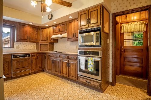 856 Sugar Hollow Rd, Hermitage PA  16148-2414 exterior