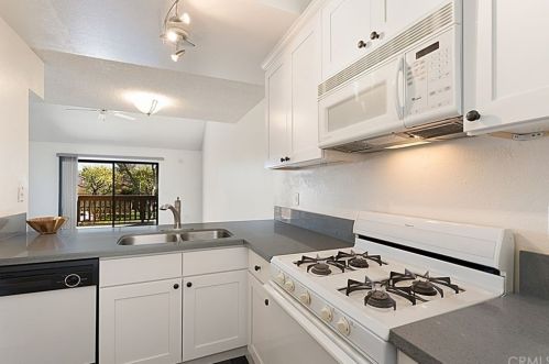 67 Lemon Grv, Irvine CA 92618-4510 exterior