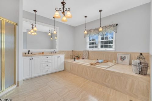 8 Sunny Ln, Andover NJ  07821-2122 exterior