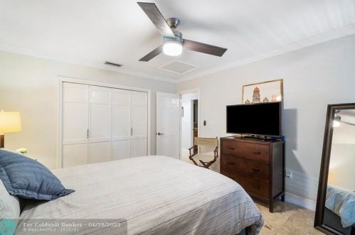 8288 Dundee Ter, Hialeah FL  33016-1405 exterior