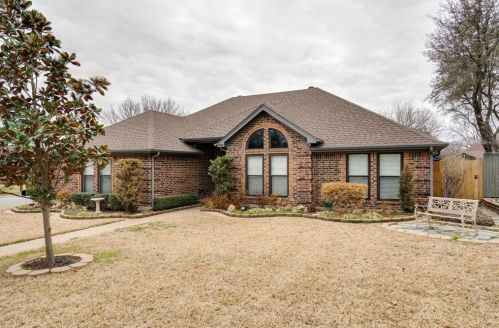 6844 Parkwood Dr, Fort Worth, TX 76182-7646