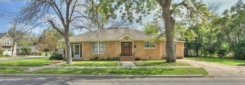 502 10th St, Georgetown TX  78626-5516 exterior