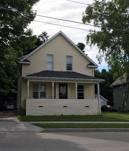 1613 10 St, Manitowoc WI  54220-6559 exterior