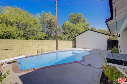 130 La Plaza Dr, La Habra CA  90631-4449 exterior