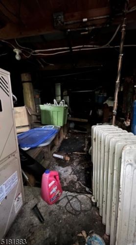 21 Pheasant Ln, West Milford NJ  07480-4008 exterior