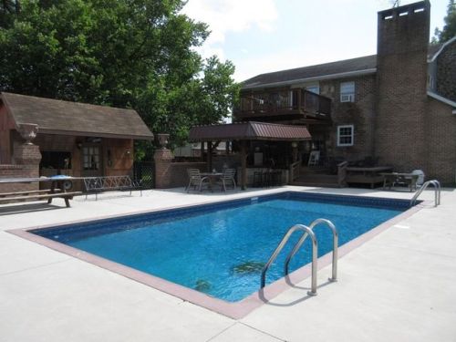 54 Kuhn Rd, Littlestown, PA 17340-9624