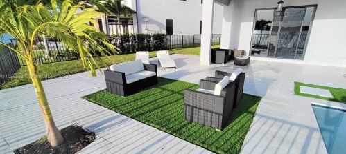 15800 88th Ave, Hialeah FL  33018-2019 exterior