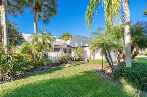 12 Villa Ln, Boynton Beach, FL 33436-7407