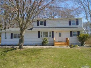 400 Carnation Dr, Smith Point, NY 11967-1314