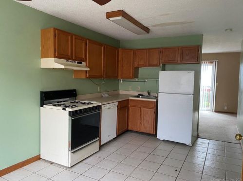239 Tremont St, New Britain, CT 06051-1158