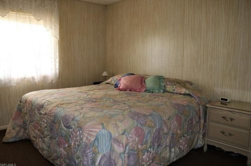 4742 Sandpiper Dr, Saint James City FL  33956-2833 exterior