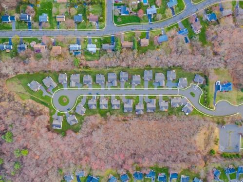 108 Lavender Ln, Wapping CT  06074-3575 exterior