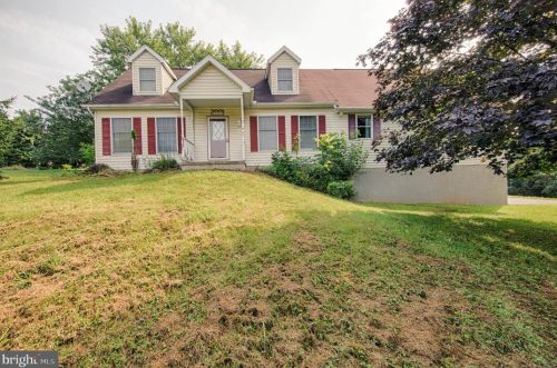 1255 Fawn Grove Rd, New Park, PA 17352-9453